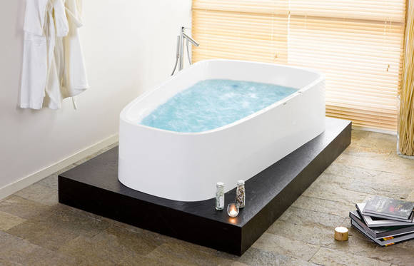 Duplex, freistehende Acryl-Badewanne mit angeformter Sch�rze, 1786x1161mm, mit Podest 1960x1350x190mm, mit Schiefer-Furnier