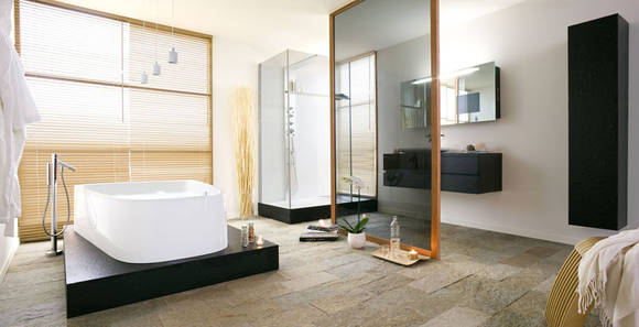 Duplex Komplettbad, Duplex freistehende Badewanne mit angeformter Sch�rze, 1786x1161mm, mit Podest 1960x1350x190mm in Schiefer-Furnier schwarz, mit freistehender Wannenrandarmtur von Axor Starck, Duscheinheit, mit Walk-In Duschabtrennung, Gr��e 1600x900mm, mit Dusch-Paneel mit Regenbrause sowie Seitend�sen und Handbrause, Waschtischl�sung �Two in one� mit Waschtischunterbau Schiefer-Furnier schwarz, Ma�e 1350x530x390mm, mit beleuchtetem Spiegelschrank