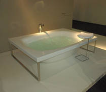 Kaos 2 Badewanne freistehend in Fieberglas, mit Tr�gergestell in chrom, Gr��e 2000x1400x510mm, inkl. Ablauf ohne Badewanneneinlauf, art. 1KATTBIOCRCR